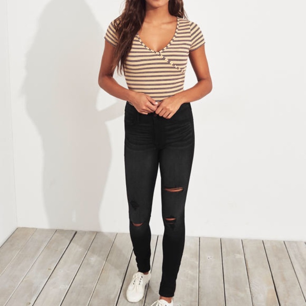 Hollister High waisted black/grey ripped jeans